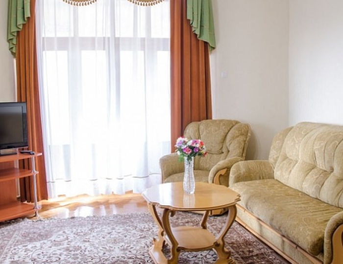 1-мест.(разм. в 2-мест.) 2-комн. люкс, дача Чехова - Санаторий «Морской прибой» Ялта